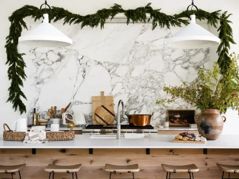 35 Fun Christmas Kitchen Decor Ideas to Transform Your Cooking Space