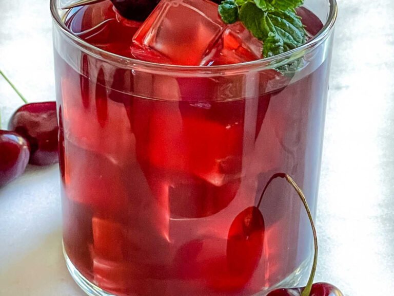 Cherry Vodka Recipes: Top 10 Easy Cocktails & Drinks