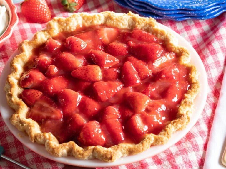 Fresh Strawberry Pie Recipe: Easy, No-Bake Summer Dessert